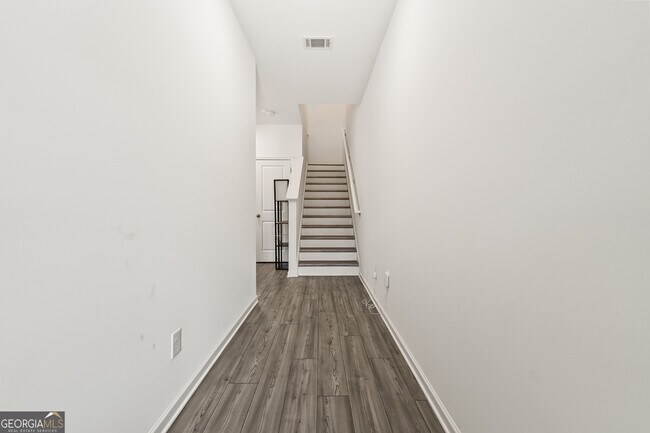 Building Photo - 892 Edwin Ln