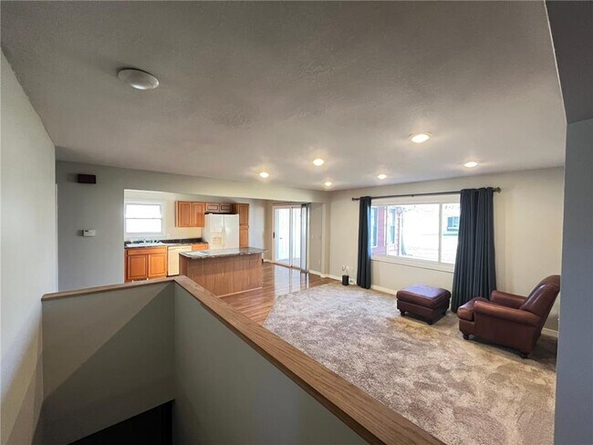 Foto del edificio - 1811 Judd Ave N