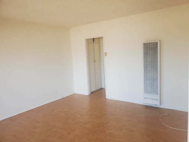 Building Photo - 1128 Raymond Ave