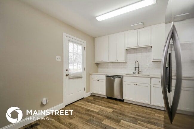 Building Photo - 8 Preakness Dr