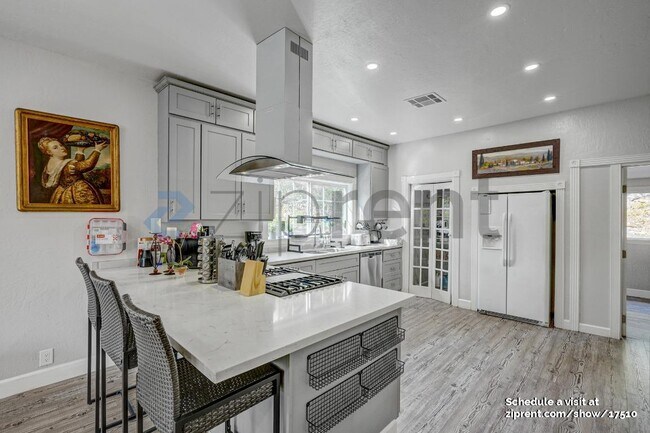 Foto del edificio - 785 Brush Creek Ln