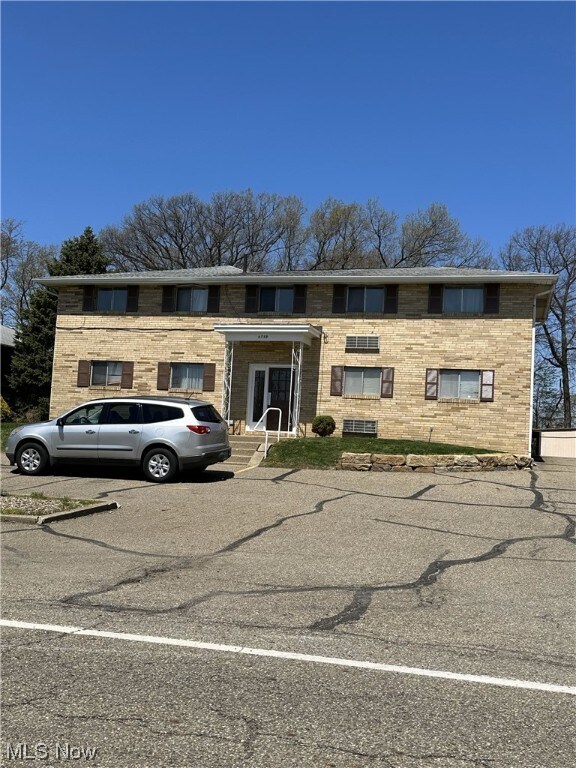 4739 20th St NW Unit 2, Canton, OH 44708 Room for Rent in Canton, OH
