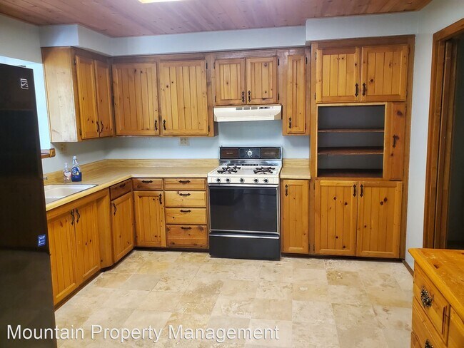 Building Photo - 2 br, 3 bath House - 858 Sierra Vista Dr