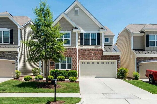 Foto del edificio - 725 Garden Square Ln