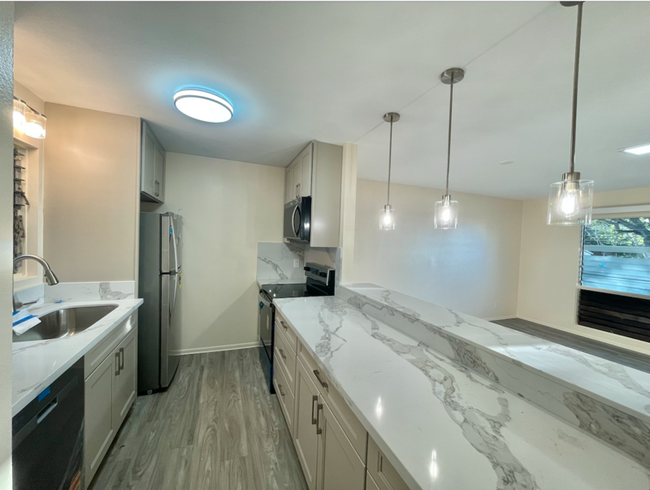 Building Photo - 98-1421 Kaahumanu Street