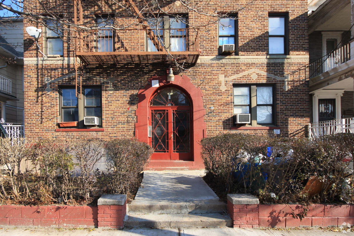 Building Photo - 971 E 34th St