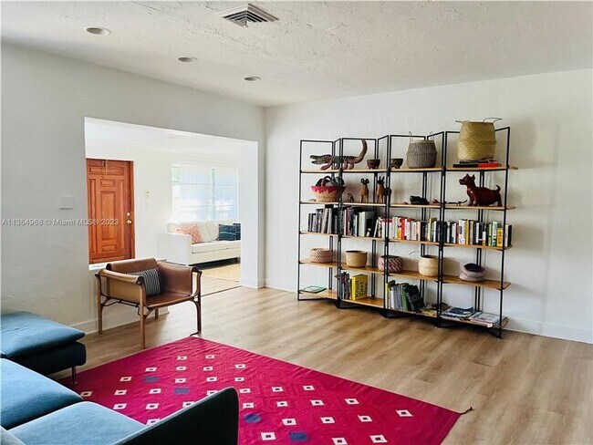 Foto del edificio - 2515 Overbrook St