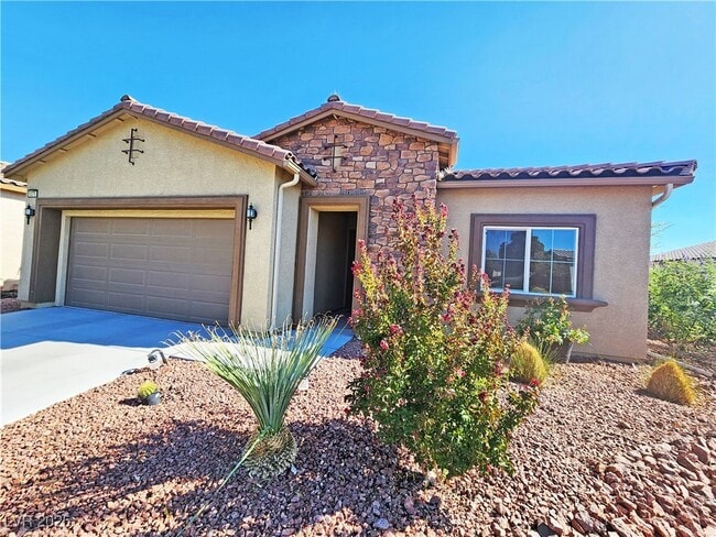Building Photo - 5375 E La Campana Dr