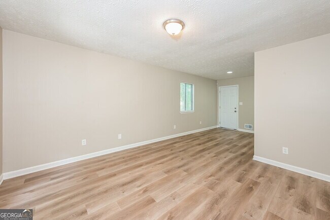 Foto del edificio - 889 Ralph Rd SE
