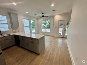 Building Photo - 5907 Coventry Ln