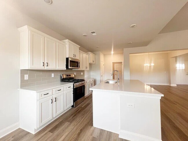 Building Photo - 335 Cypress Holw Trl
