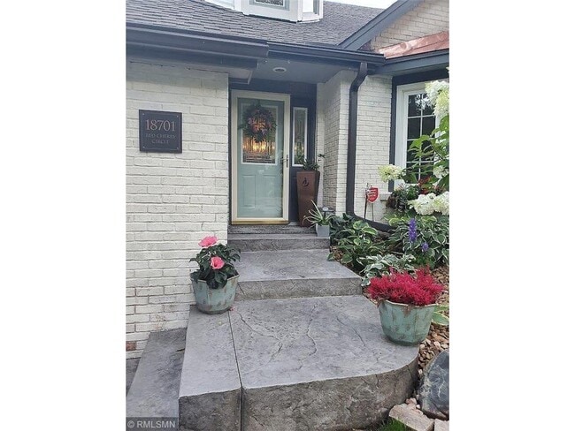 Building Photo - 18701 Red Cherry Cir