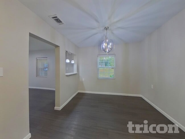 Foto del edificio - 4223 Dinglewood Ave