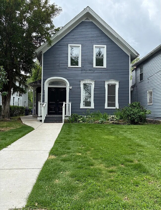 Foto del edificio - 1619 Starkweather Ave