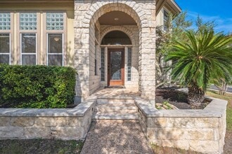 Building Photo - 9907 Spicewood Mesa