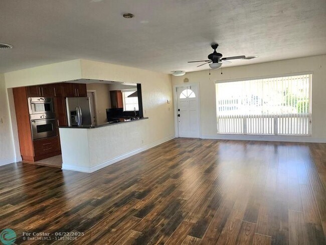 Foto del edificio - 2940 NE 19th St