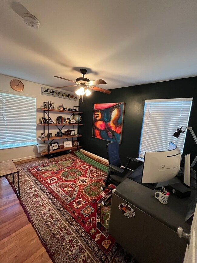 Building Photo - JUST BEAUTIFUL HOME IN DESIRABLE CENTRAL L...