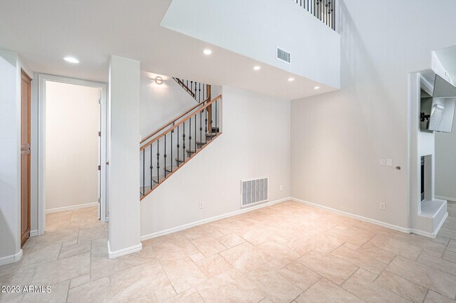 Building Photo - 5105 N 34th Pl