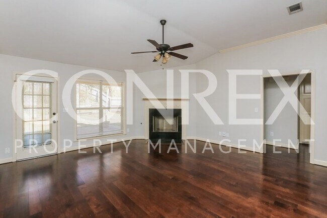 Building Photo - Beautiful 4 Bedroom Home!!