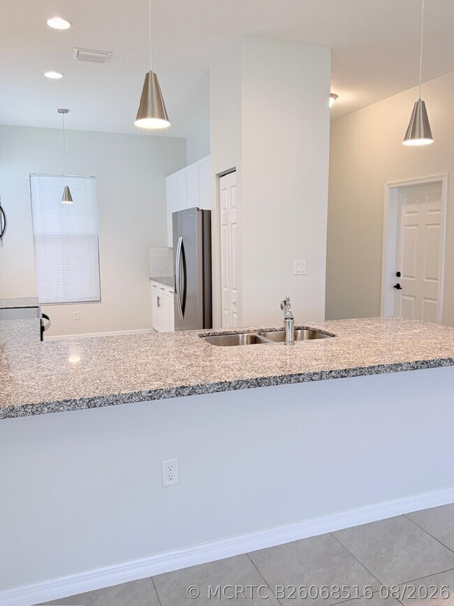 Building Photo - 5489 Soria Ave