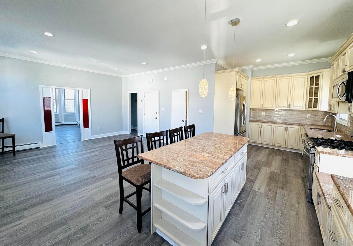 Foto principal - 527 12th St