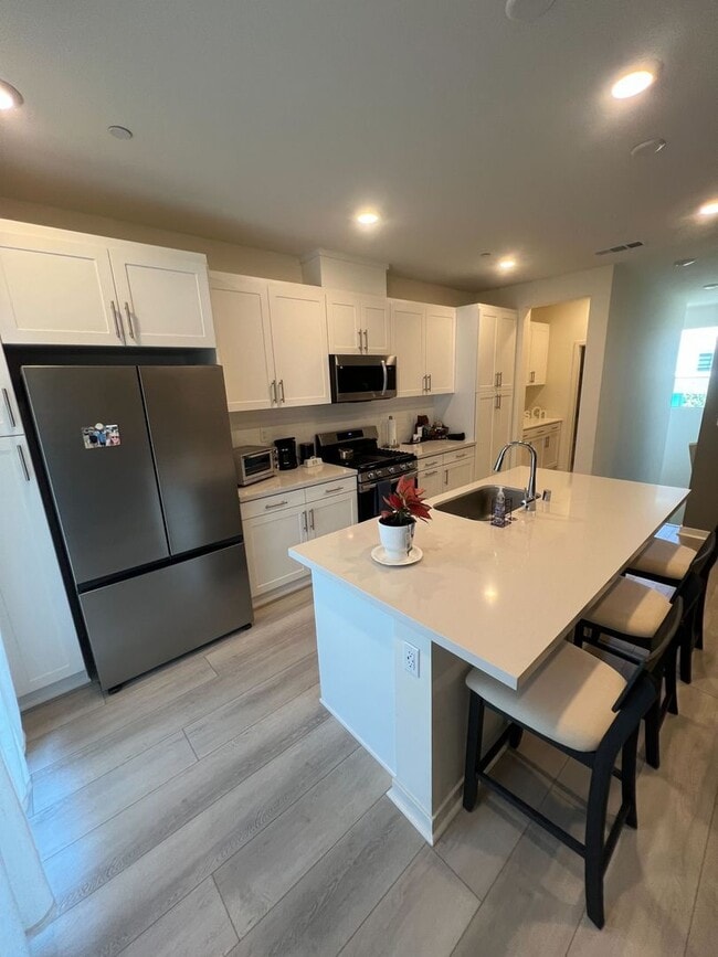 Building Photo - Modern 1-Bedroom Condo in Ontario Ranch wi...