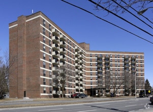 Building Photo - Meadowbrook Place