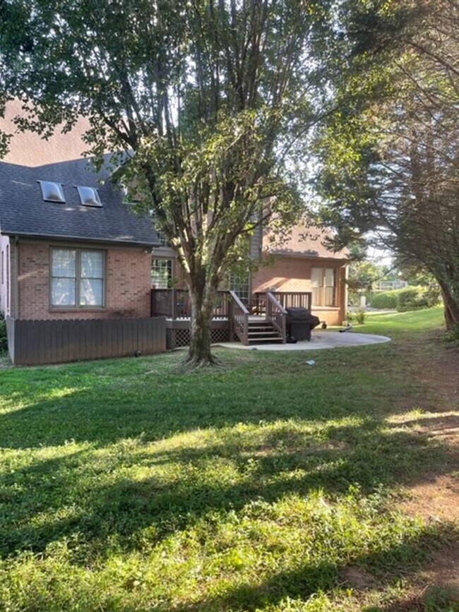 Foto del edificio - Knoxville 37934 - 4 bedroom 3.5 bath - cal...