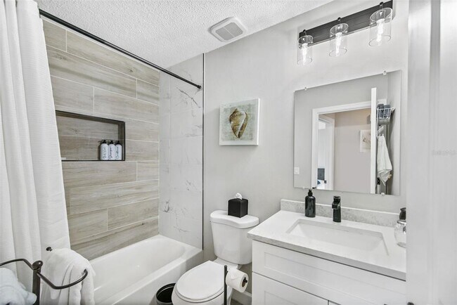 Foto del edificio - 7113 Regina Dr