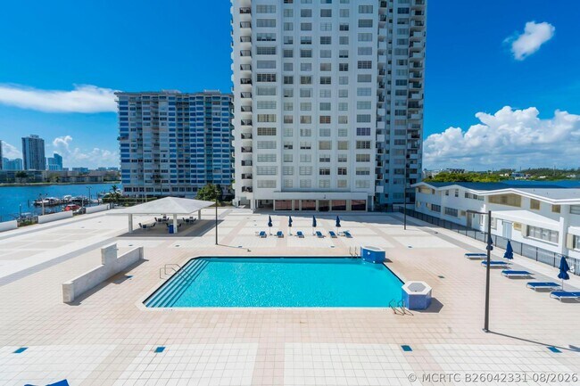 Foto del edificio - 2780 NE 183rd St