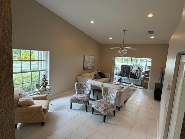 Building Photo - 9391 Bridgeport Dr