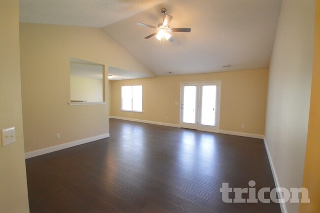 Foto del edificio - 4136 Red Shed Ln