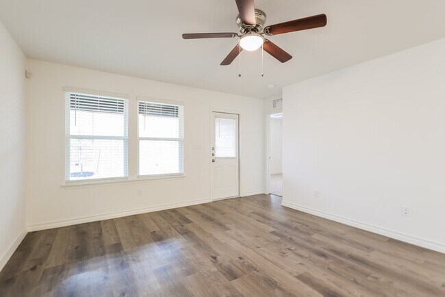 Foto del edificio - 10207 Monte Carmel Pl