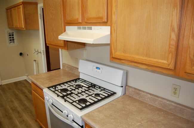 Building Photo - 5001 W Hughes St