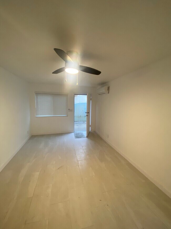 Building Photo - 1434 W 145th St