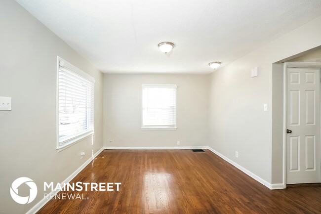 Foto del edificio - 6667 E 17th St