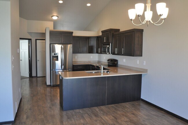 Foto del edificio - Spacious 4 bed Single Family Home - PRICE ...