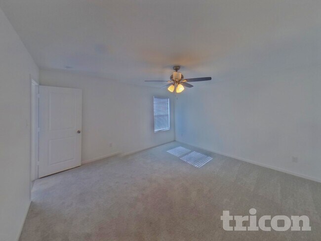 Foto del edificio - 811 Ponderosa Ln