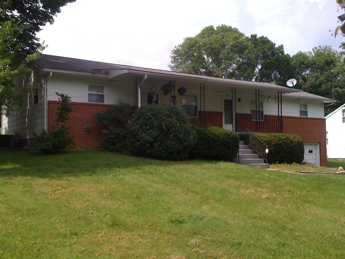 Foto principal - 2621 Woodrow Dr
