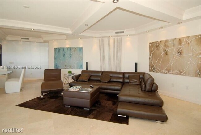 Foto del edificio - 3 br, 2.5 bath Condo - 6051 N Ocean Dr Apt...