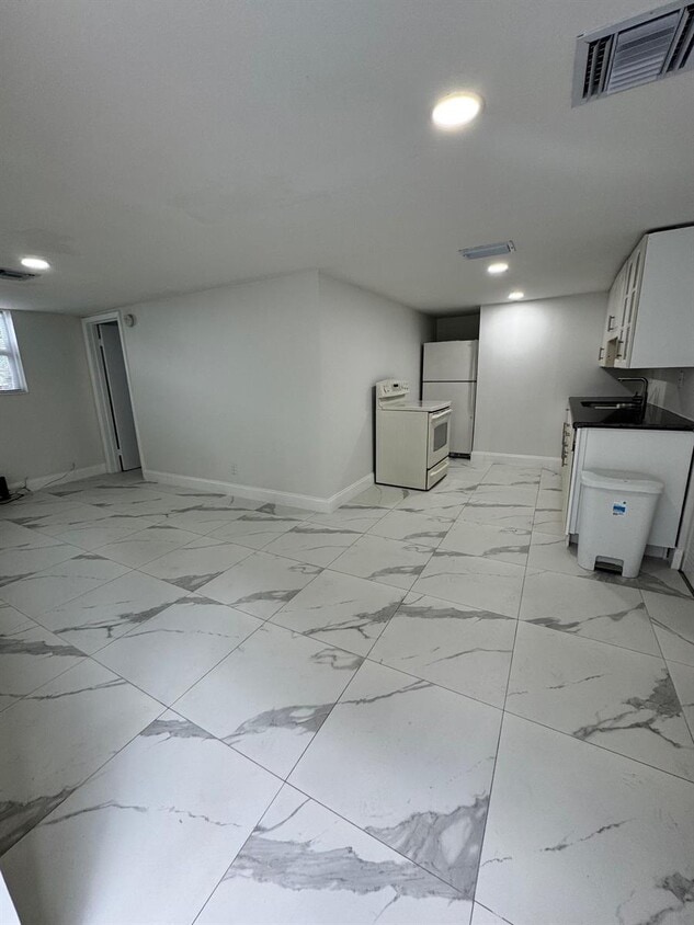 Foto del edificio - 412 Fleming Ave