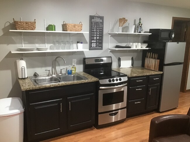 Super Cute Kitchen Area - 1616 E 51st St