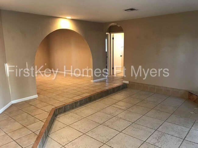 Foto del edificio - 2698 44th Terrace SW