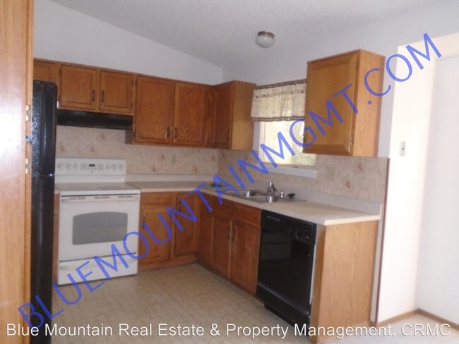 Building Photo - 3 br, 2 bath House - 745 Crosstrail Drive