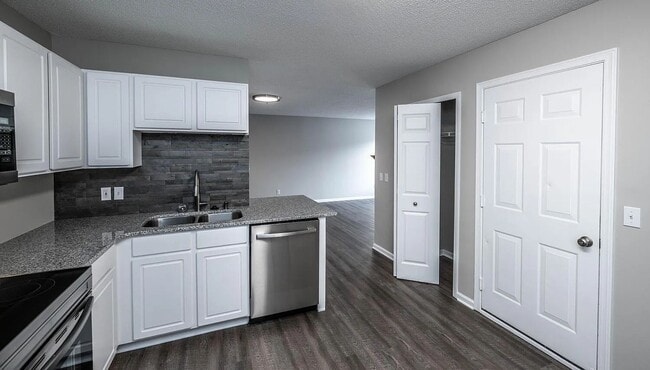 Building Photo - 8919 Ladino Cir