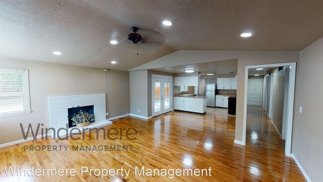 Foto del edificio - 3 br, 2 bath House - 1240 Whitman Street