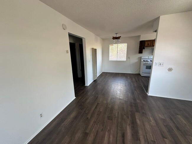 Building Photo - 1295 Bond St