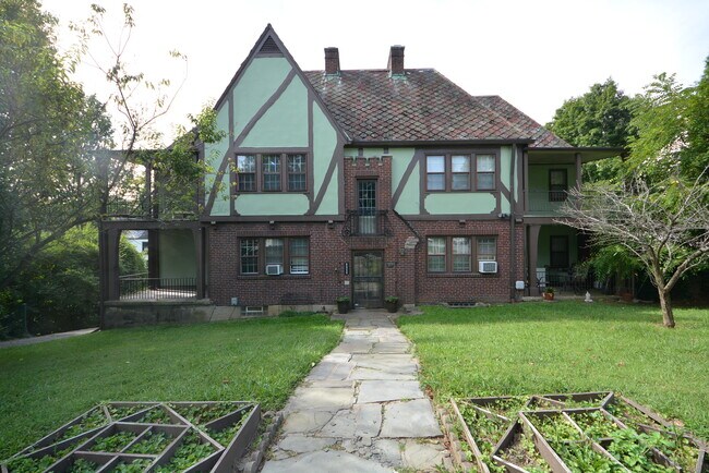 Building Photo - 3505 Ravenwood Ave