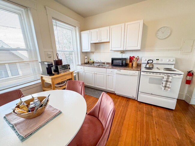 Foto del edificio - 1 bedroom in Brookline MA 02445