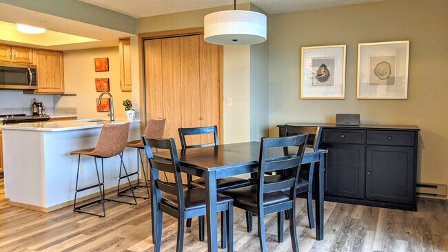 dining room - 166 S Coeur Dalene St